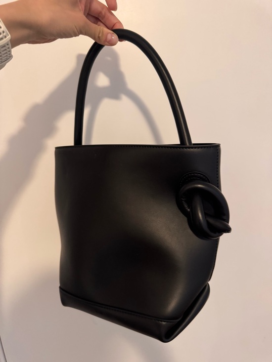 Vasic black Bucket Handbag - Picture 2 of 4